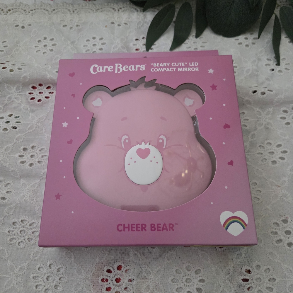 Care Bears Pink Cheer Bear LED Compact Mirror - Picture 2 of 4
